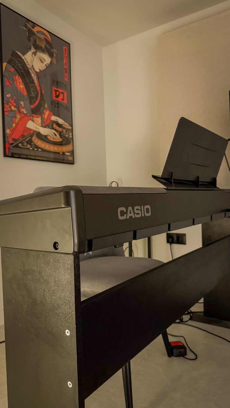 Цифровое пианино Casio крупным планом